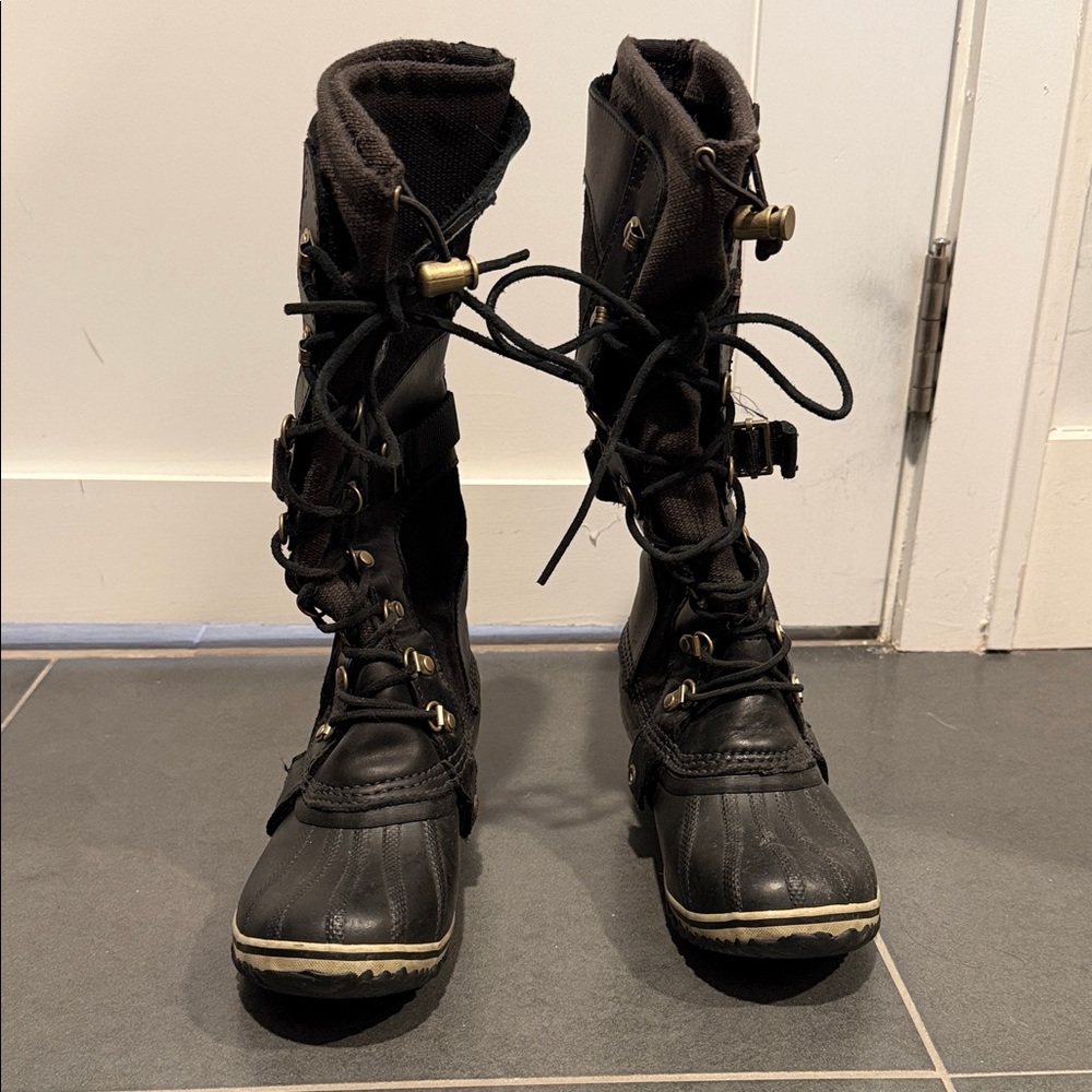 Sorel Black Lace-Up Winter Boots